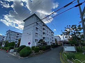 平田住宅14号棟  ｜ 大阪府茨木市平田台（賃貸マンション2LDK・4階・46.27㎡） その1