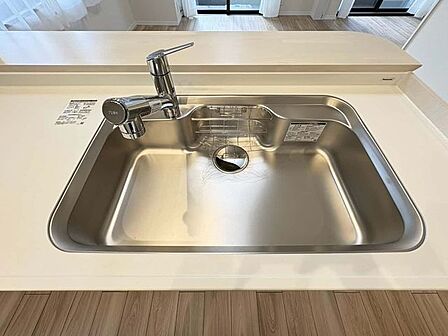 浄水器付きで毎日美味しいお水が使えます