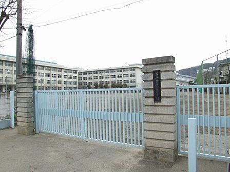 仙台市立長町中学校 徒歩17分。 1330m
