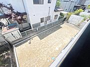 《眺望・庭》陽当り良好！お子さまやワンちゃんの遊び場やガーデニング・家庭菜園も楽しめそうです。