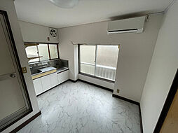 平和 201 2階ワンルームのリビング/ダイニング