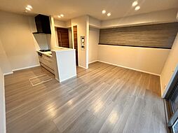 JR東海道・山陽本線 大久保駅 徒歩11分の賃貸アパート 2階2LDKのリビング/ダイニング