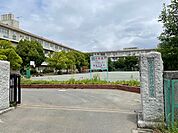 諏訪小学校　物件から1,418m