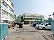 中学校「春日部市立春日部中学校まで894m」