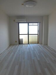 シンプルハイツベニス 5階1Kのリビング/ダイニング