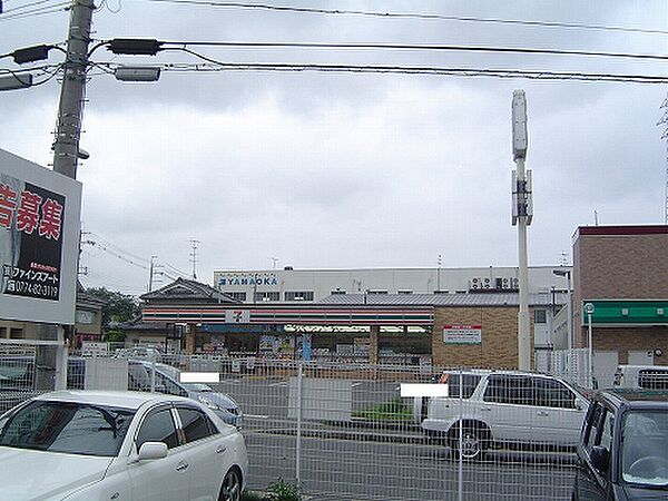 画像5:セブンイレブン 城陽平川店（568m）
