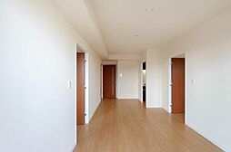 ドゥーエ大宮 2階3LDKのリビング/ダイニング