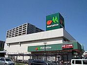 マルエツ与野店 737m