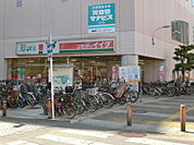 コモディイイダ川口リプレ店 228m