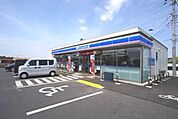 ローソンさいたま清河寺店 107m