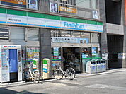 ファミリーマート 791m
