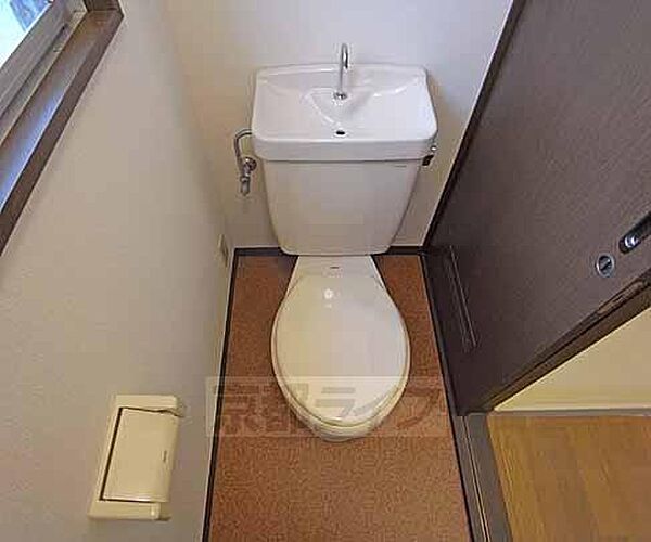 画像10:使い易い引き戸のトイレ