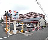 セブンイレブン 伏見深草墨染町店まで210m