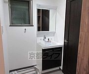 鏡裏に収納タイプ～～
