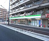 ファミリーマート深草竜大前店まで127m 龍大すぐそばです。