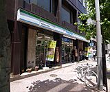 ファミリーマート京都烏丸松原店まで45m 烏丸沿いのコンビニです