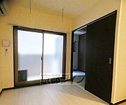 白を基調としたお部屋です