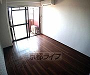 フローリングで綺麗です