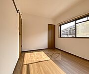 別方向から見た洋室6帖です。