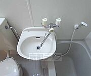 浴室内の洗面台です。