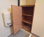 玄関横の収納です。