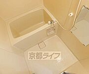 清潔感のあるバスルーム。