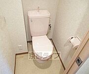 きれいなトイレ、広めです