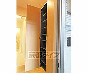 姿見付きのトール型シューズＢＯＸです。