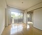リビング/ダイニング：ＪＲ嵯峨嵐山駅まで徒歩10分の2ＬＤＫマンションです。ＪＲ、京福のダブルアクセス