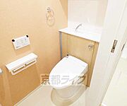 ウォシュレット付きのトイレです。