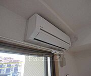 エアコンは1基付いてます。