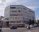 スギ薬局 西院店まで127m 西大路四条の交差点の北西角にある、アフレという写真の建物の1階にあります。