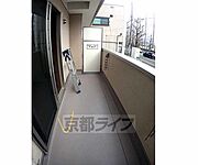とても広いバルコニーです