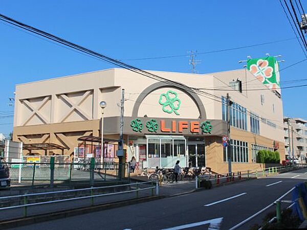 画像17:【スーパー】ライフ 赤塚店まで569ｍ