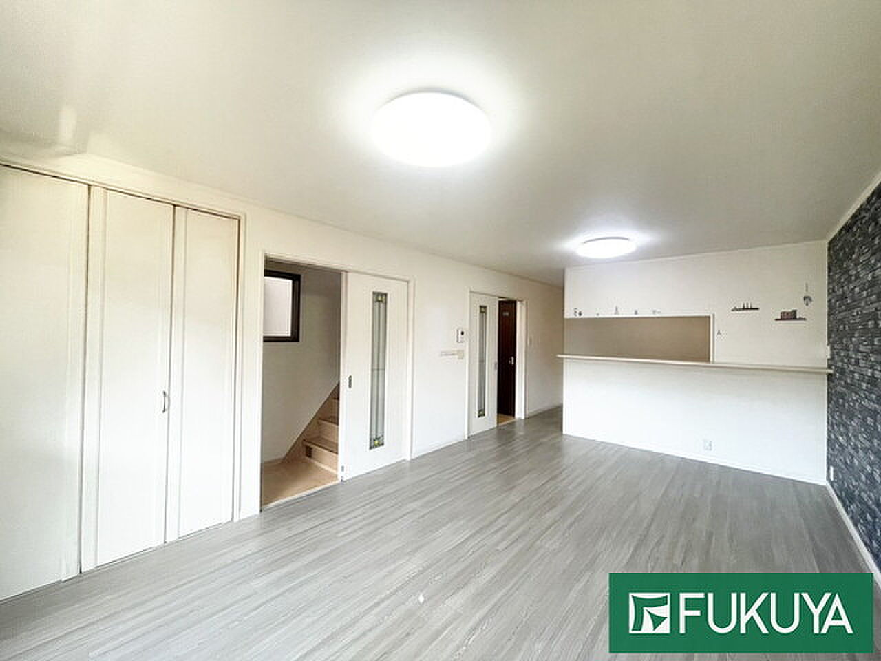 Used detached house · 4LDK in Osaka &mdash; photo 3