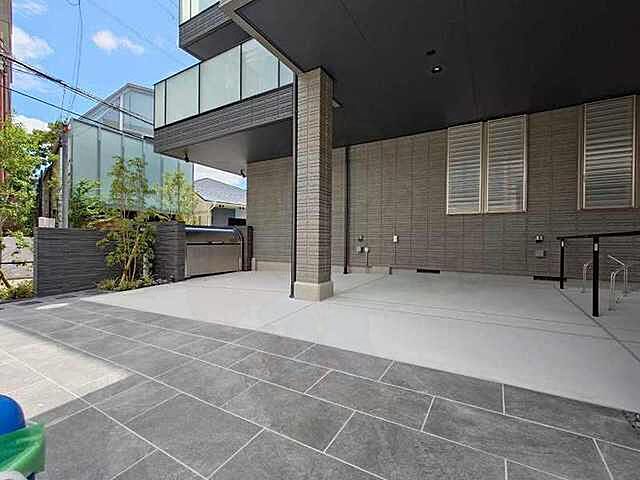 21 / 22