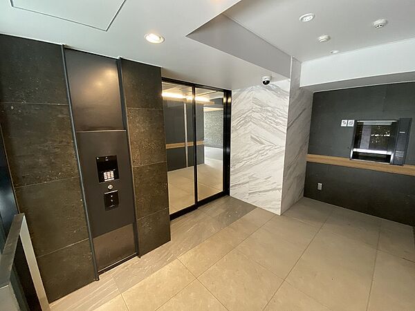 建物エントランス