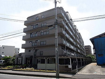 重厚感ある外壁タイル張り