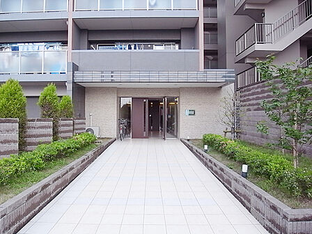 開放的なエントランスです