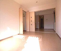 京阪本線 伏見桃山駅 徒歩2分の賃貸マンション 1階1DKのリビング/ダイニング