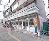 ローソンストア100伏見駅前店まで36m 伏見駅エリアのコンビにです。