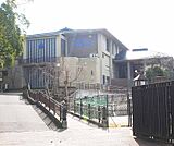 東山泉小中学校（東学舎）まで1100m 平成26年4月に開校した小中一貫校です。
