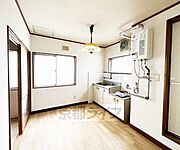 洋室のダイニングです