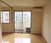 採光の良いダイニングです