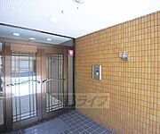 オートロックつきで安心。