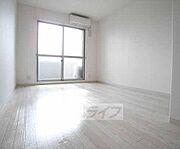 白基調のお部屋です