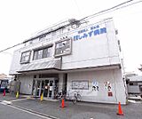 京都伏見しみず病院まで160m 丹波橋、伏見駅間。琵琶湖疎水が近くに通っており落ち着いた雰囲気です。
