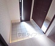 シックなデザインの玄関です。