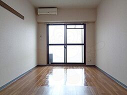 Raffine御所西 1階1Kのリビング/ダイニング