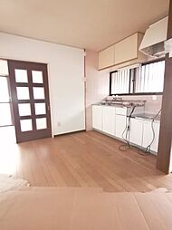 近鉄京都線 富野荘駅 徒歩2分の賃貸アパート 2階2DKのリビング/ダイニング